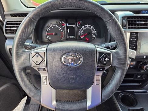 Used 2022 Toyota 4Runner SR5 Premium w/ Moonroof Package RWD image 31