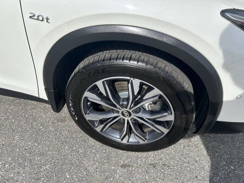 Used 2017 INFINITI QX30 Premium w/ Navigation Package image 15