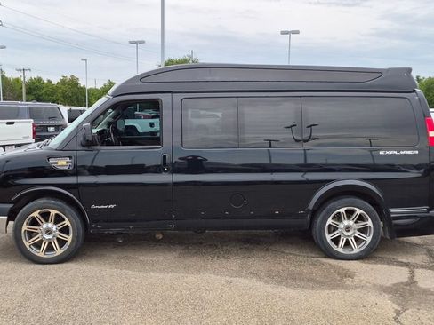 Used 2018 GMC Savana 2500 w/ Enhanced Convenience Package RWD image 5