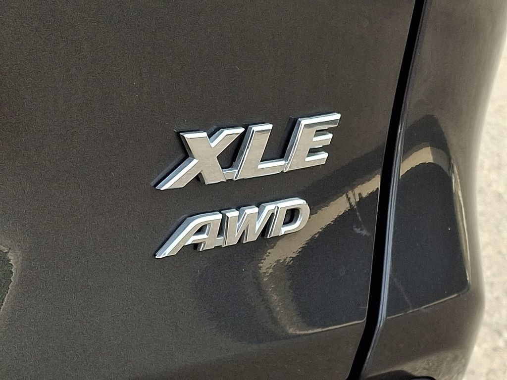 Certified 2025 Toyota RAV4 XLE AWD/4WD image 32