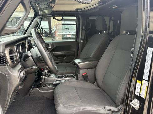 Used 2018 Jeep Wrangler Unlimited Sport S AWD/4WD image 12