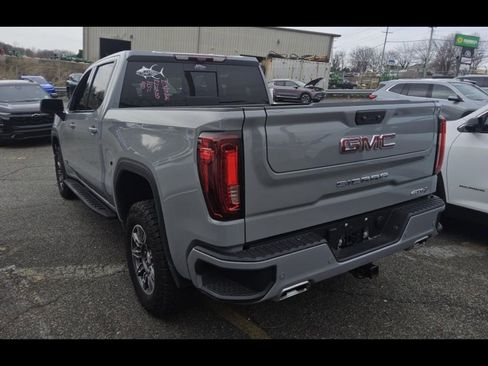 Used 2024 GMC Sierra 1500 AT4 w/ Technology Package image 7