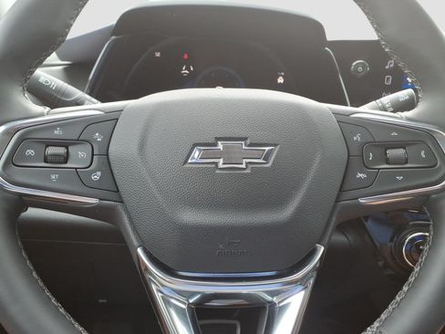 Certified 2025 Chevrolet Trax ACTIV w/ Sunroof Package FWD image 25