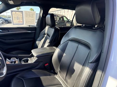 Certified 2024 Jeep Grand Cherokee L Limited w/ Luxury Tech Group II AWD/4WD image 15