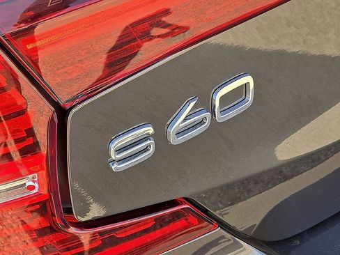 Certified 2024 Volvo S60 B5 Core image 13