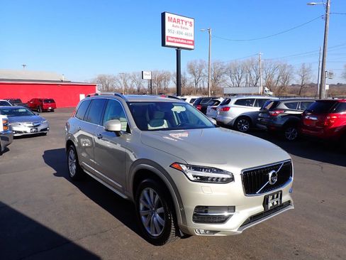 Used 2017 Volvo XC90 T6 Momentum w/ Vision Package image 1