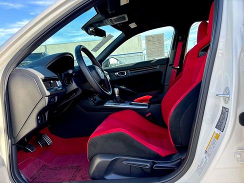 Used 2025 Honda Civic Type R image 12