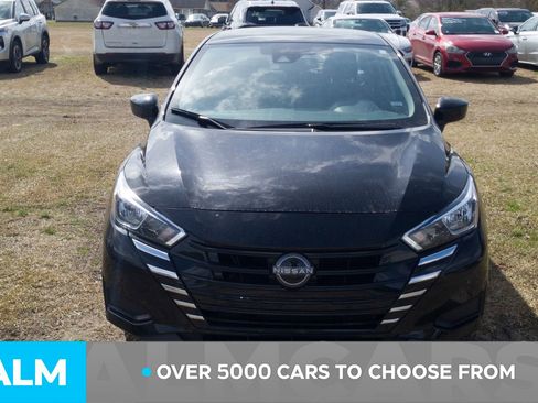 Used 2024 Nissan Versa SV image 2