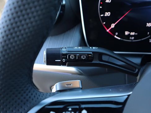 Used 2026 Mercedes-Benz GLC 300 4MATIC image 38