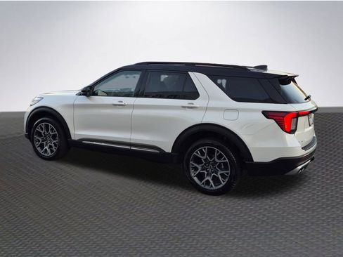 New 2025 Ford Explorer Platinum w/ Ultimate Package image 5