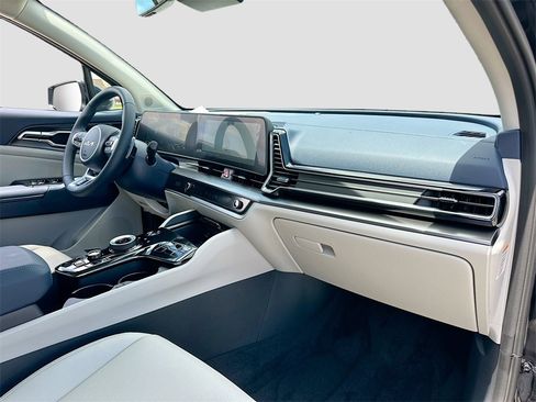 Used 2025 Kia Sportage EX w/ EX Premium Package image 28