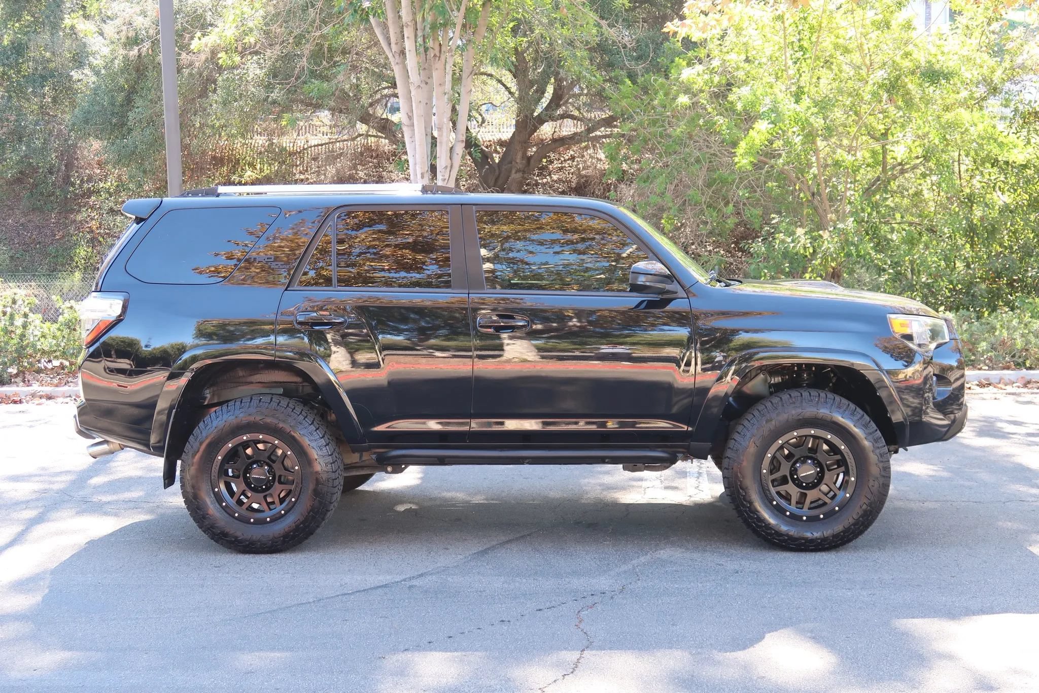 Used 2018 Toyota 4Runner TRD Off-Road AWD/4WD image 7