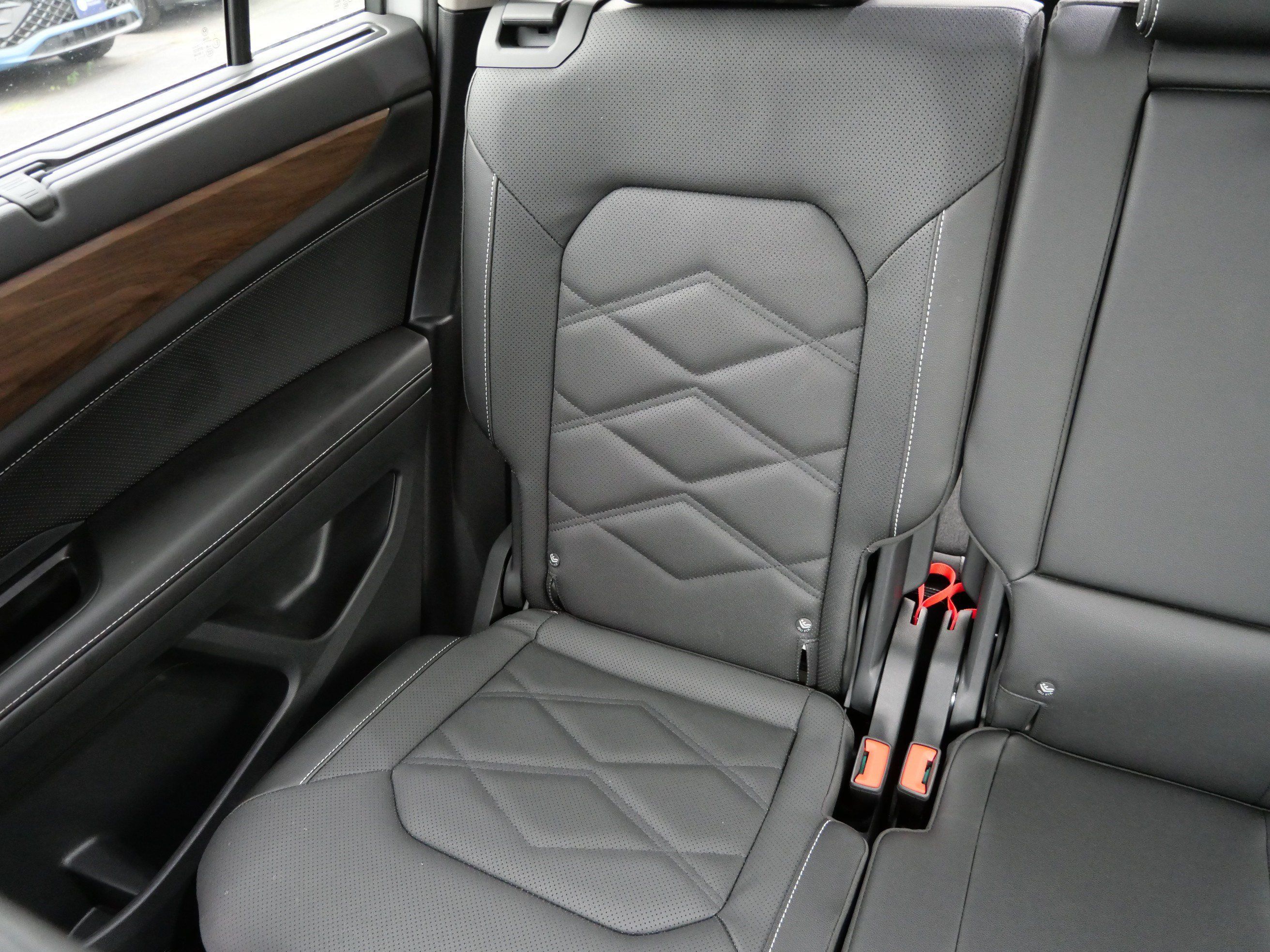 Certified 2026 Volkswagen Atlas SE AWD/4WD image 12