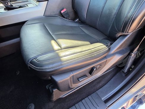 Used 2019 Ford F150 Lariat image 24