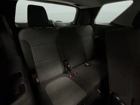 Used 2021 Chevrolet Traverse LS AWD/4WD image 22