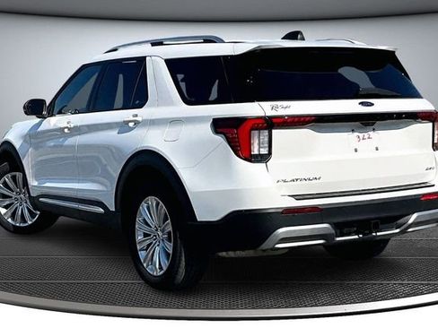 Used 2025 Ford Explorer Platinum w/ LUX Leather Package image 4