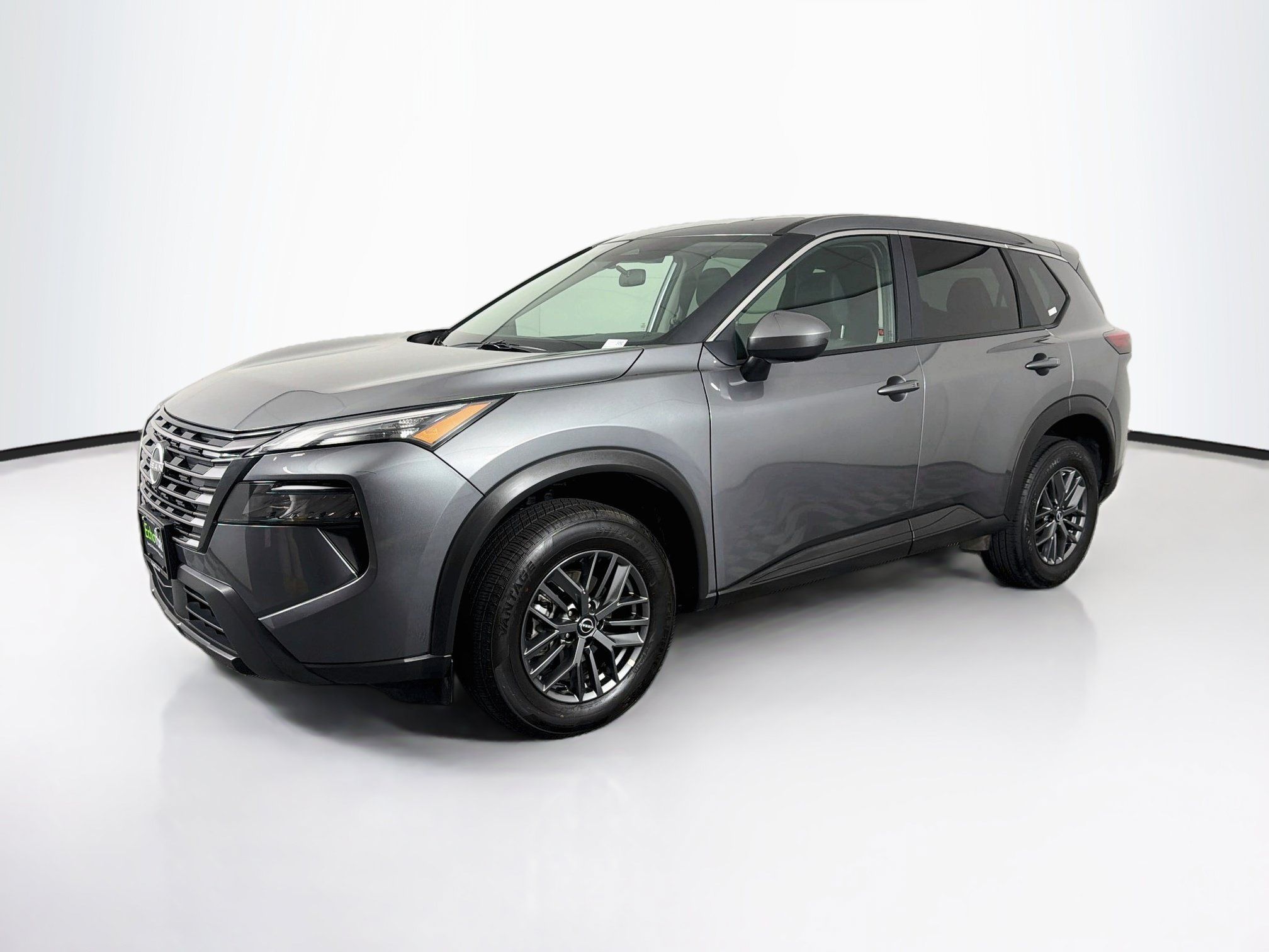 Used 2026 Nissan Rogue SV FWD image 3