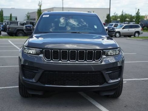 New 2026 Jeep Grand Cherokee Laredo w/ Trailer Tow Package AWD/4WD image 2