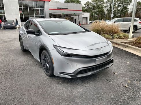 New 2026 Toyota Prius LE image 2