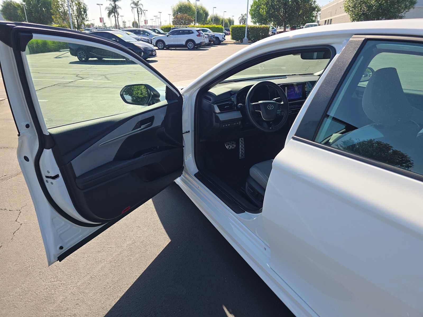 Used 2026 Toyota Camry SE w/ Convenience Package FWD image 19