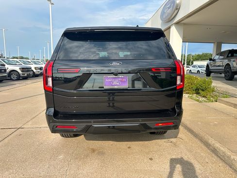 New 2025 Ford Expedition Platinum w/ Stealth Performance Package AWD/4WD image 9