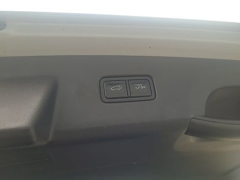Certified 2024 Kia Carnival EX FWD image 24