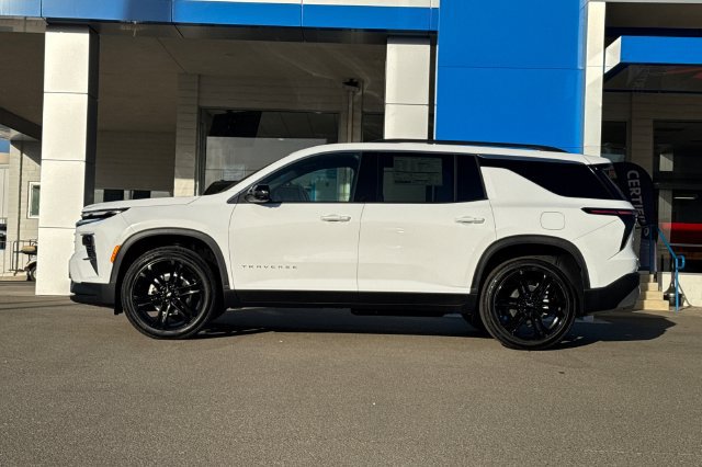 New 2027 Chevrolet Traverse LT w/ Driver Confidence Package FWD image 12
