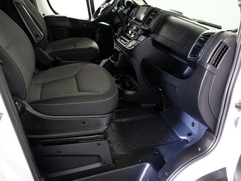 Used 2025 RAM ProMaster 2500 w/ U-Haul Equipment Group FWD image 28
