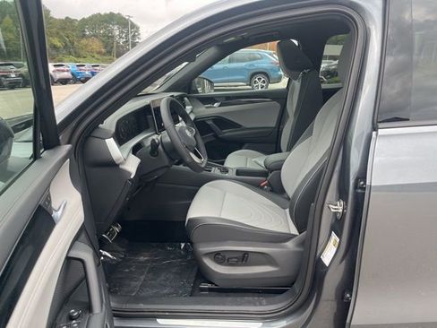 New 2026 Volkswagen Tiguan SE R-Line image 19