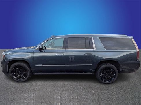 Used 2020 Cadillac Escalade ESV Premium Luxury image 2