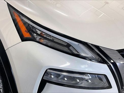 Used 2023 Nissan Rogue SV AWD/4WD image 32