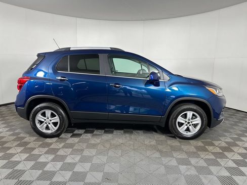 Used 2020 Chevrolet Trax LT w/ LT Convenience Package AWD/4WD image 6
