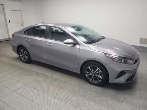 Used 2024 Kia Forte LXS FWD image 11