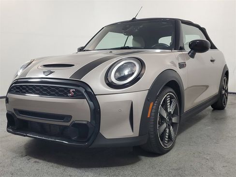 Used 2023 MINI Cooper S image 3