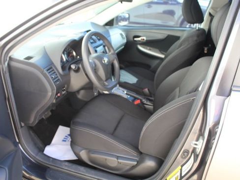 Used 2013 Toyota Corolla S image 26