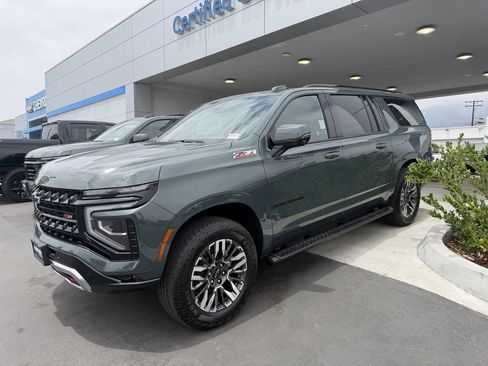 New 2026 Chevrolet Suburban Z71 w/ Comfort Package AWD/4WD image 6