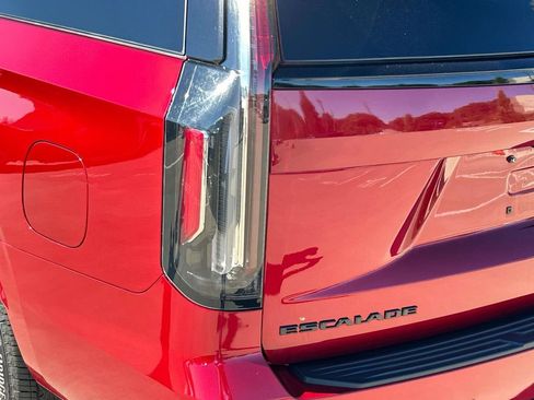 Used 2022 Cadillac Escalade ESV Sport Platinum w/ LPO, ONYX Package image 10