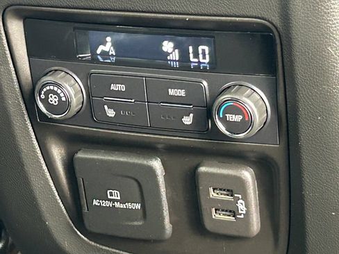 Used 2024 Buick Enclave Premium AWD/4WD image 34