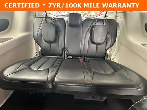 Certified 2024 Chrysler Pacifica Touring-L image 17
