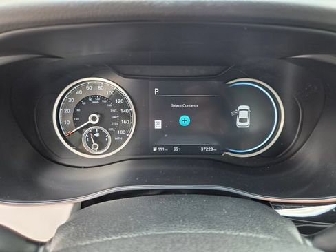 Used 2025 Genesis G70 2.5T RWD image 31