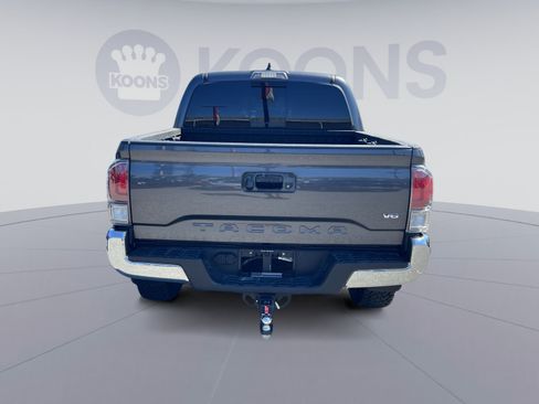 Used 2023 Toyota Tacoma TRD Off-Road AWD/4WD image 4