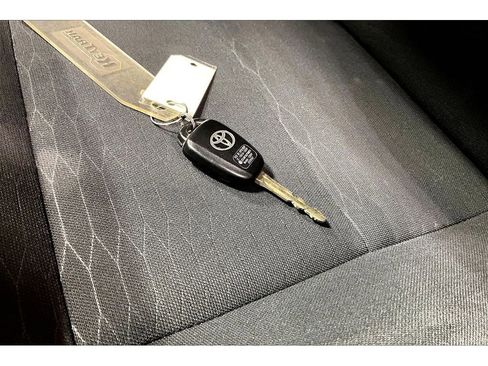 Used 2018 Toyota Tacoma SR5 image 13