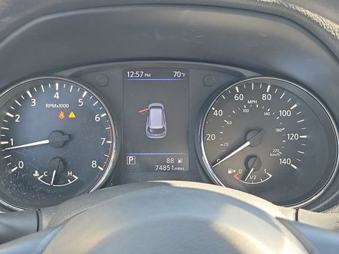 Used 2020 Nissan Rogue S image 32