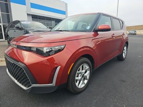 Used 2024 Kia Soul LX w/ Option Group 015 image 2