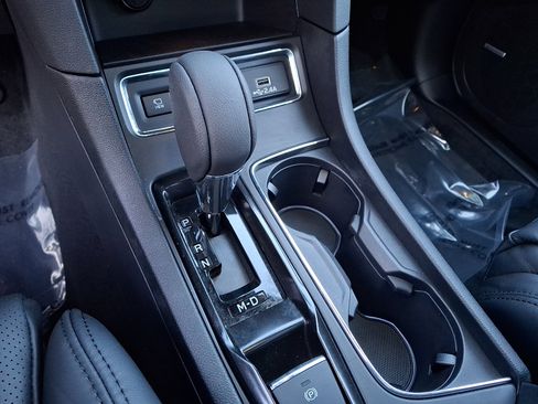 Used 2025 Subaru Ascent Bronze Edition w/ Popular Package #2 image 17