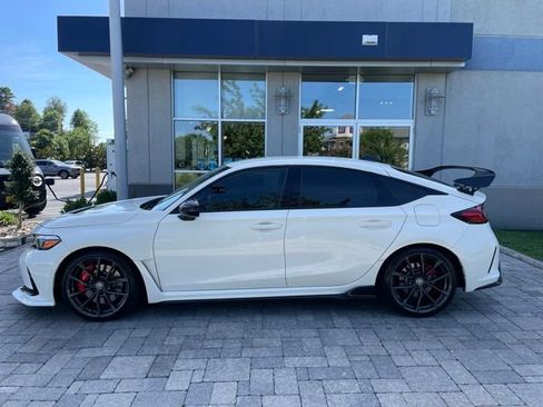 Used 2025 Honda Civic Type R image 3