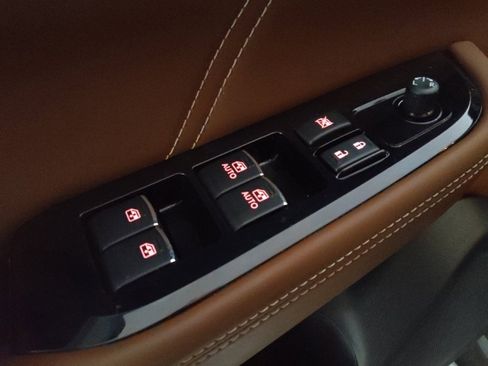 Used 2017 Subaru Outback 3.6R Touring w/ Popular Package #5A image 27