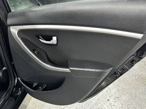 Used 2014 Hyundai Elantra GT FWD image 29