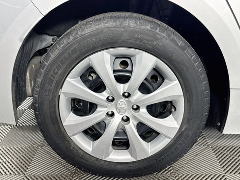 Used 2024 Toyota Corolla LE FWD image 30