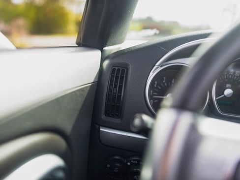 Used 2005 Chevrolet SSR w/ Preferred Equipment Group image 43